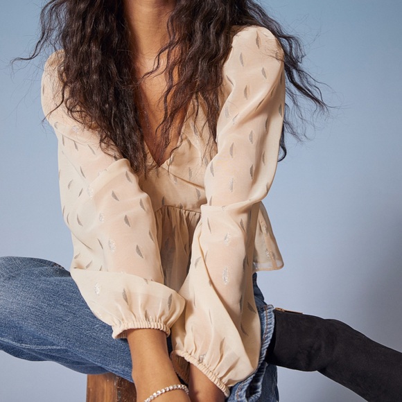 H&M cream silver jacquard pattern peplum blouse, size small - Picture 1 of 11